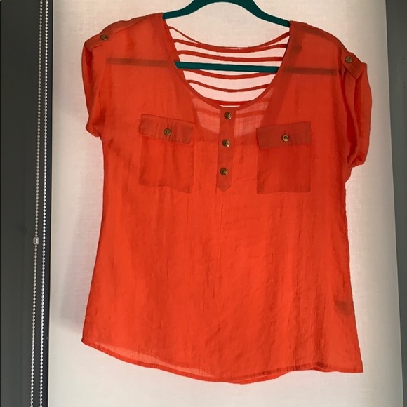 Women's Edge Cap Sleeve Top With Buttons And Cutout Design Medium - Picture 7 of 7